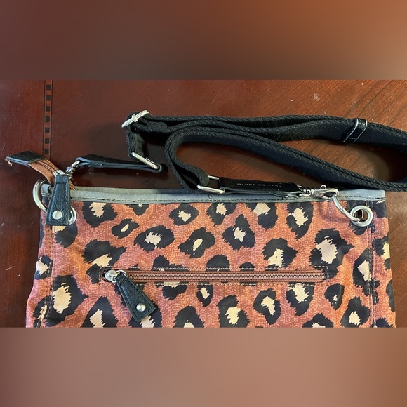 Franco Sarto Leopard Print crossbody purse - Picture 7 of 10